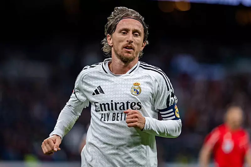 تقارير حصرية: لوكا مودريتش يستقطب اهتمام نادٍ اسكتلندي بارز