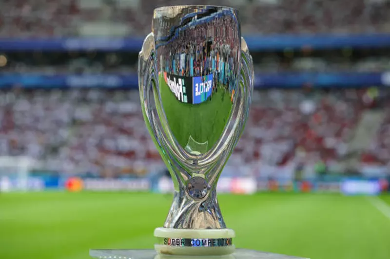 باريس سان جيرمان يواجه توتنهام في نهائي كأس السوبر الأوروبي 2025: موعد الحدث المرتقب