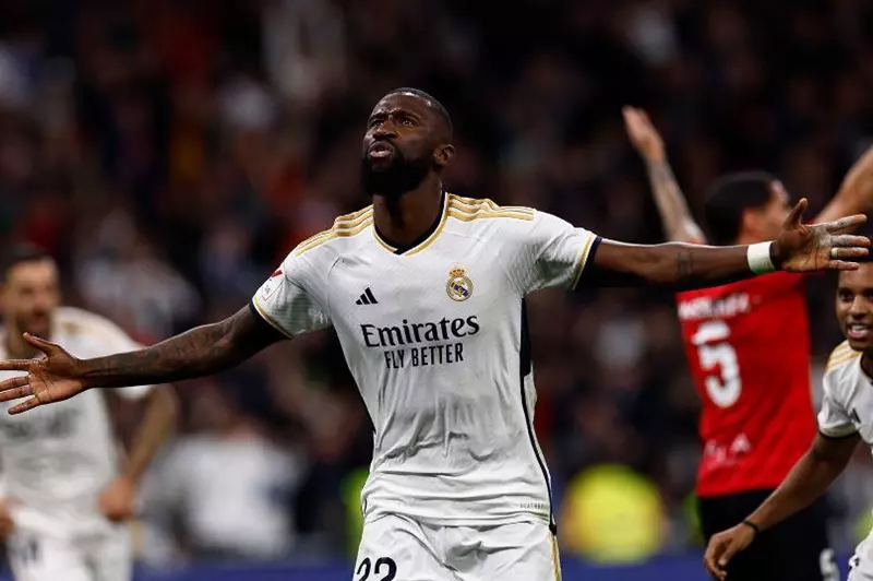 تقارير حصرية: ريال مدريد يخطط لتجديد عقد روديجر لعامين إضافيين
