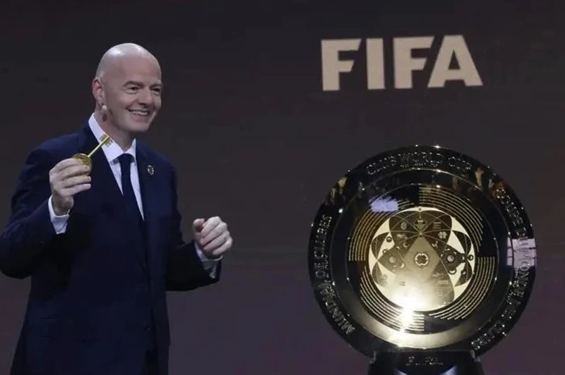 شعار بطل كأس العالم للأندية 2025 سيظل على القميص لمدة - يلا شوت سمارت | Yalla Shoot Smart بث مباشر اهم مباريات اليوم شعار بطل كأس العالم للأندية 2025: سيظل على القميص لمدة أربع سنوات وفقًا لتقارير حصرية