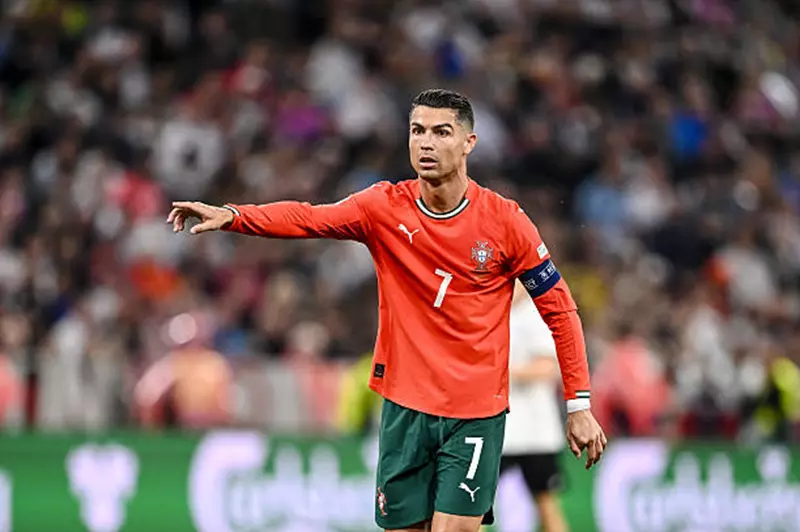 كريستيانو رونالدو يحقق إنجازاً تاريخياً جديداً مع البرتغال: 3 أرقام تبرز تألقه